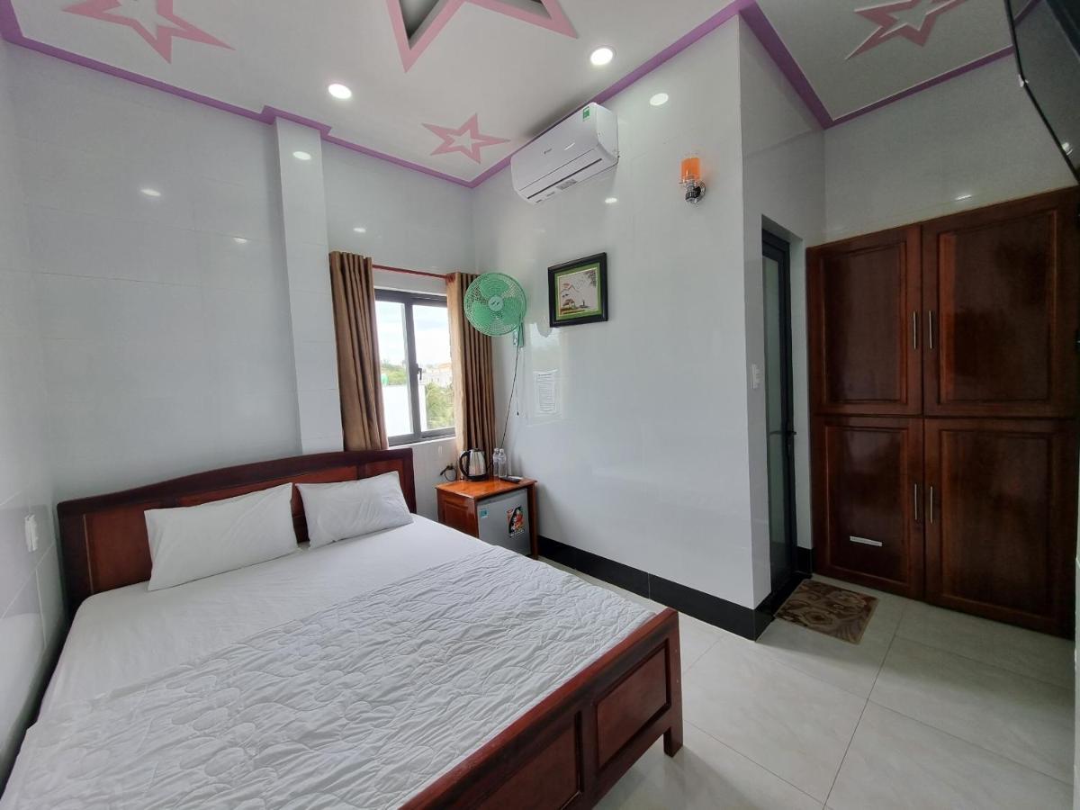 Huong Duong Hotel Dao Phu Quy Exteriör bild